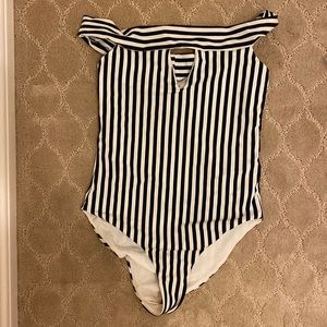 One piece swim